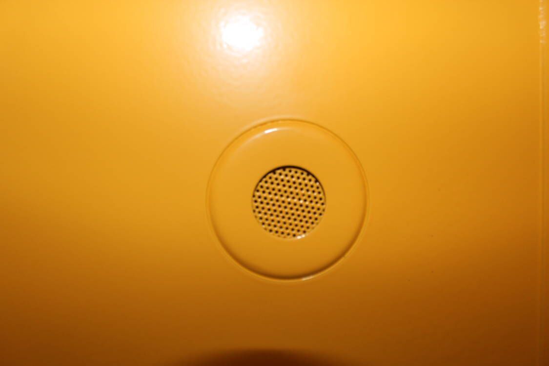 บล็อกบริษัทล่าสุดเกี่ยวกับ What Is an Exhaust Connection on a Safety Cabinet?
